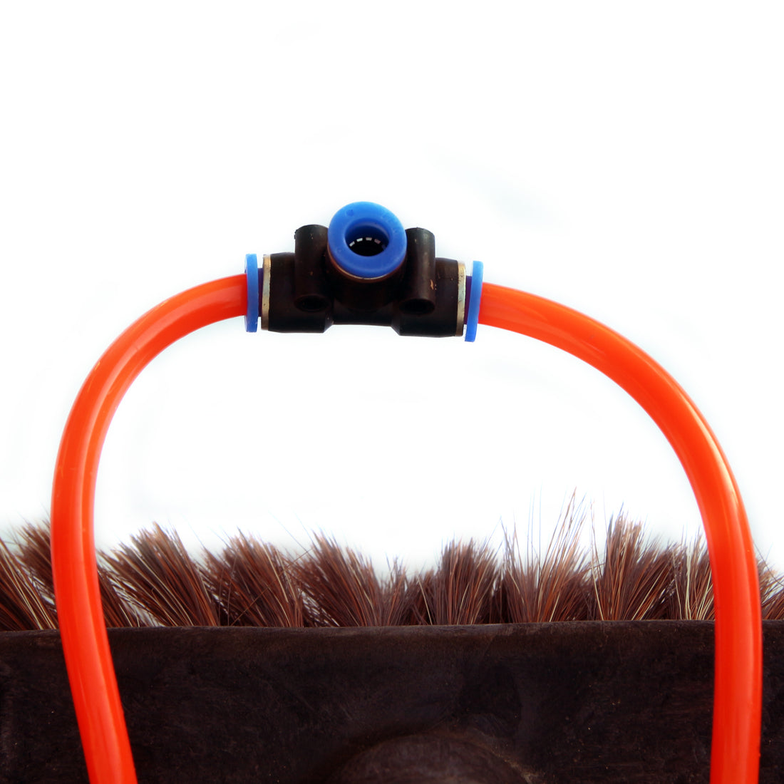 Plush Water Brush Kit with 5 Metre Pole Water-Fed High-Reach Cleaning System for Solar Panels, Windows & Exterior Surfaces