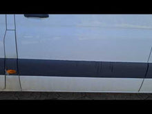 Load and play video in Gallery viewer, Plush Water Brush Kit inc Extendable 5 mtr Pole.